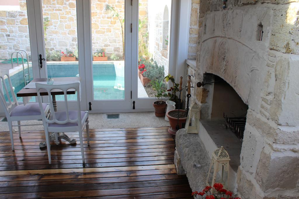 Eski Tas Hotel Çeşme Exterior foto